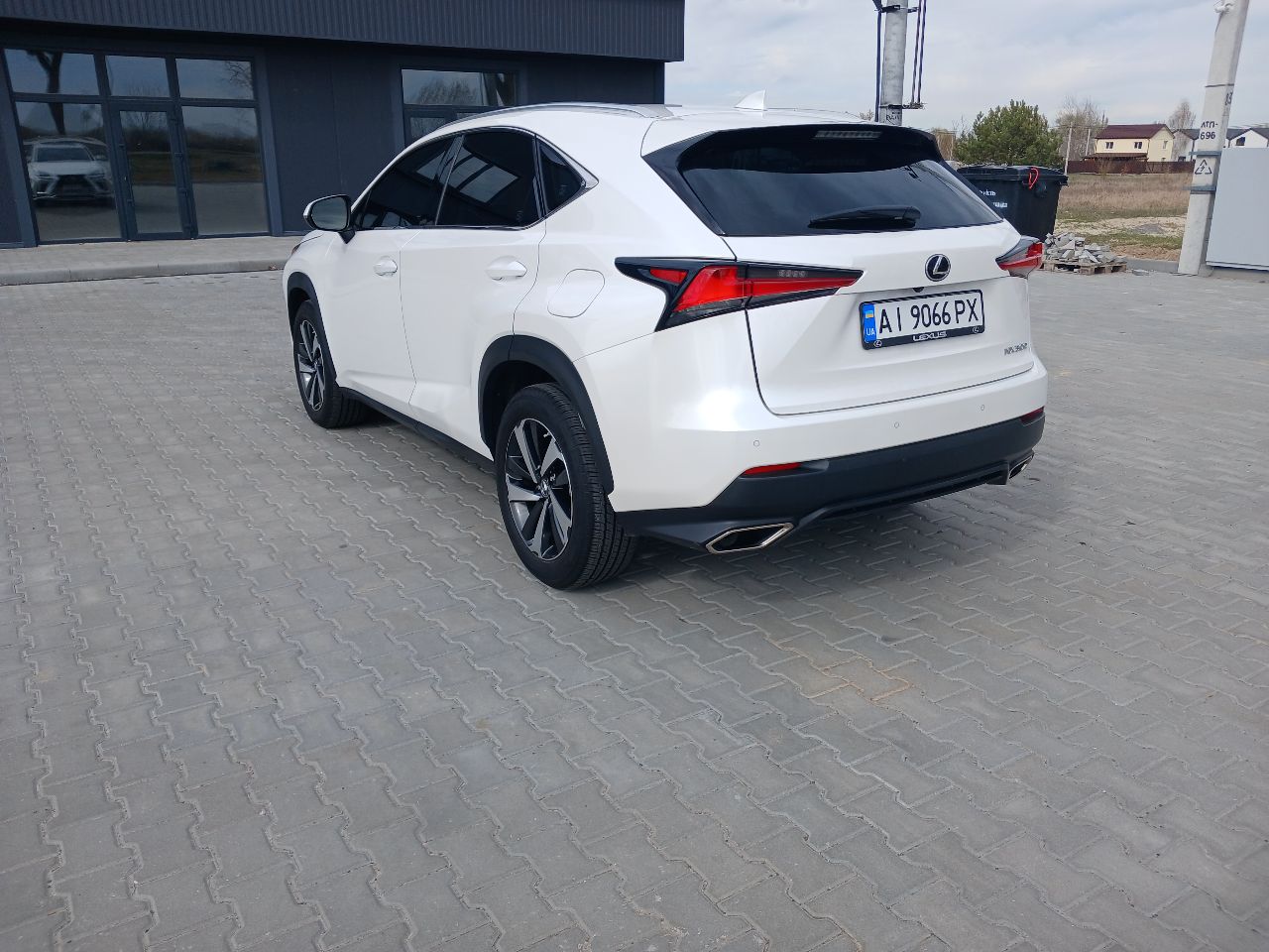 Lexus NX - фото 4