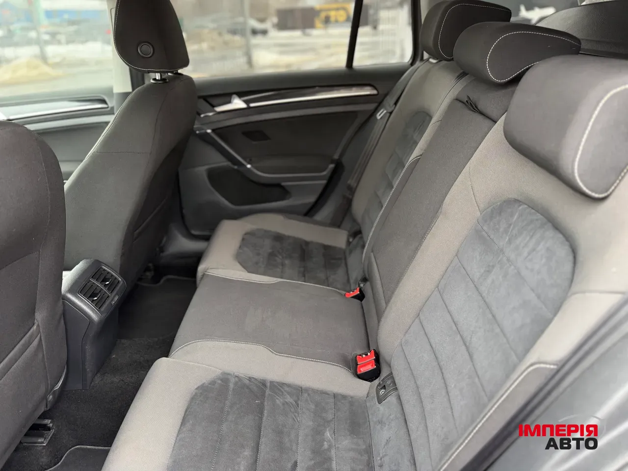 Volkswagen Golf - фото 10