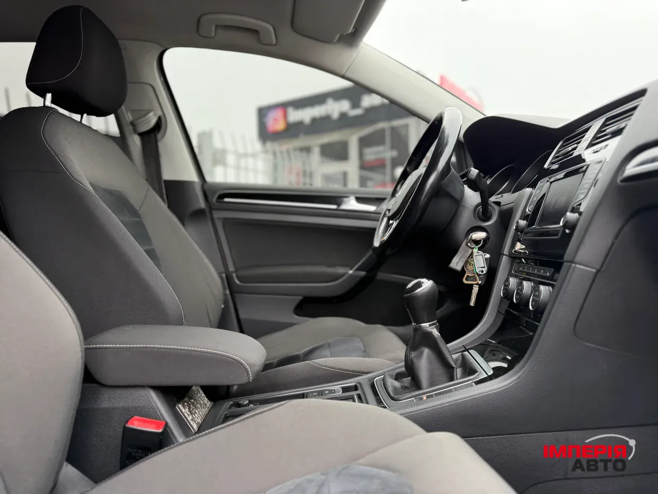 Volkswagen Golf - фото 8