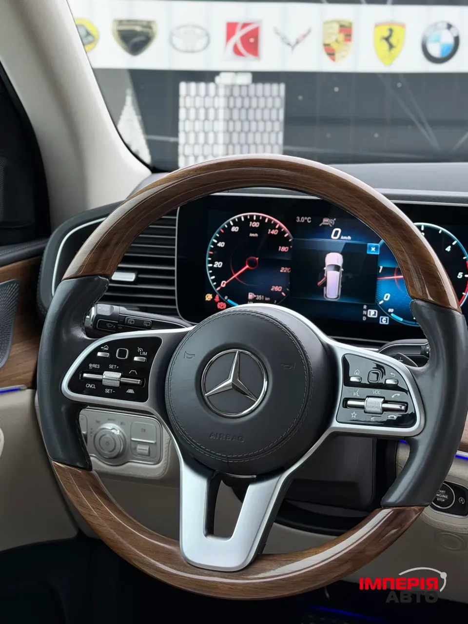 Mercedes-Benz GLS - фото 9