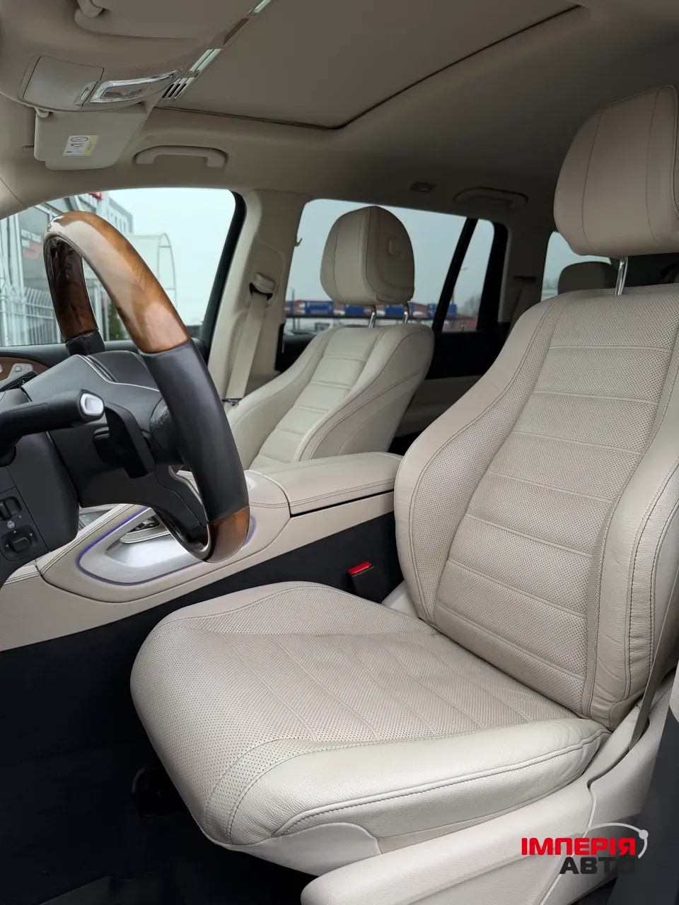 Mercedes-Benz GLS - фото 11