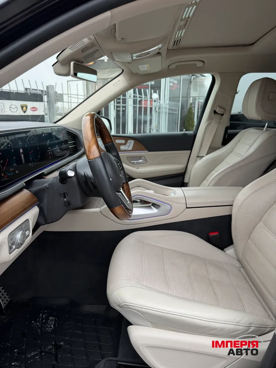 Mercedes-Benz GLS - фото 12