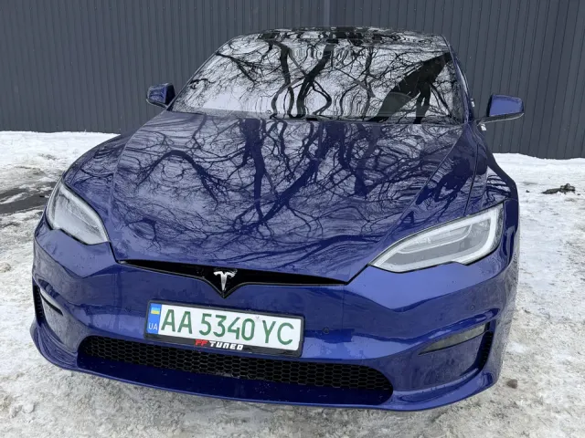 Tesla Model S - фото 1