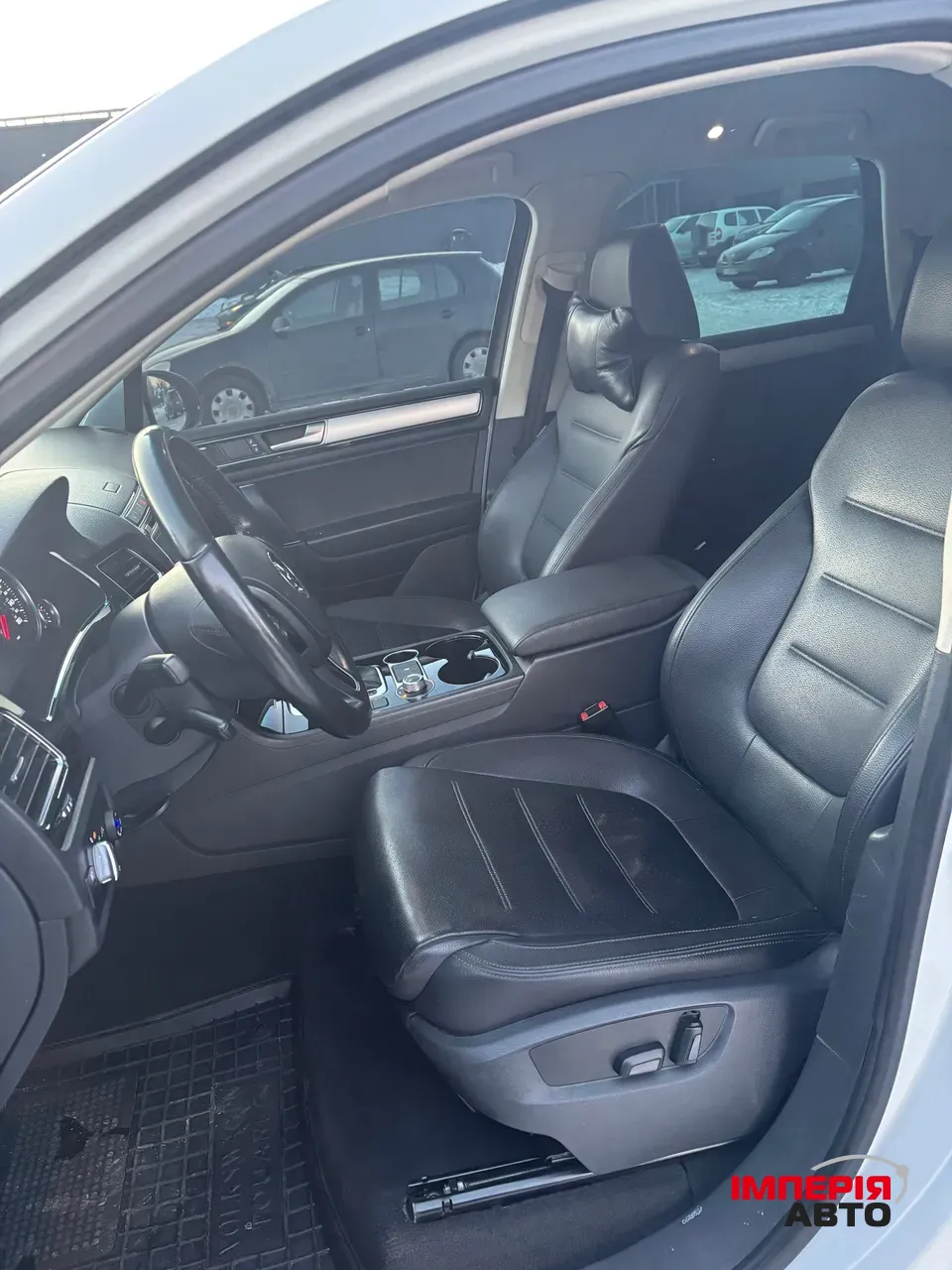 Volkswagen Touareg - фото 10