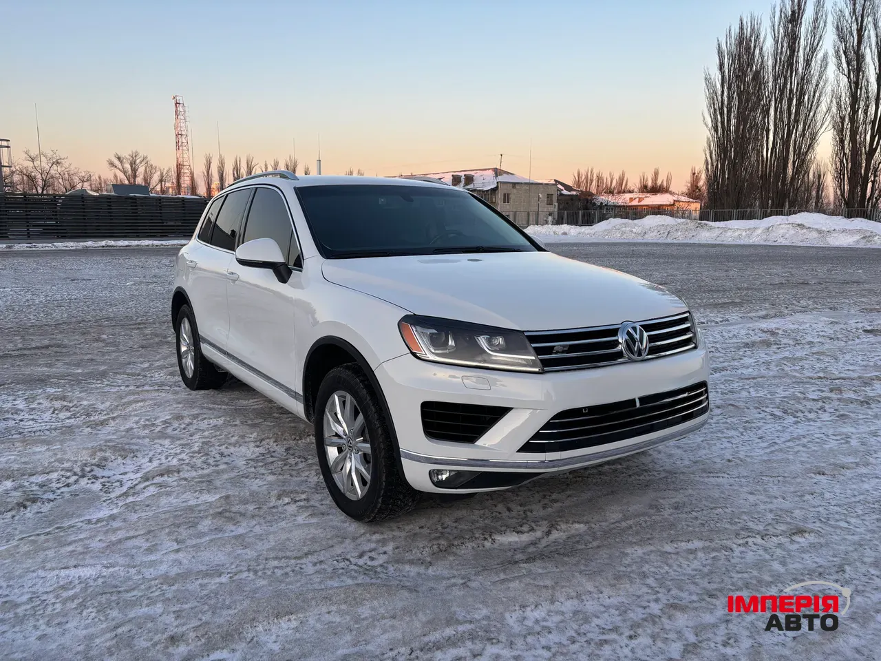 Volkswagen Touareg - фото 1