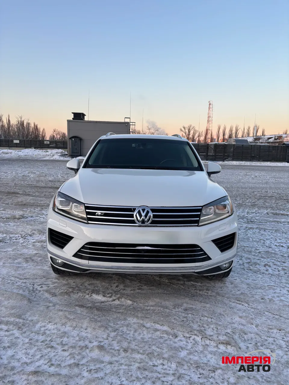 Volkswagen Touareg - фото 2