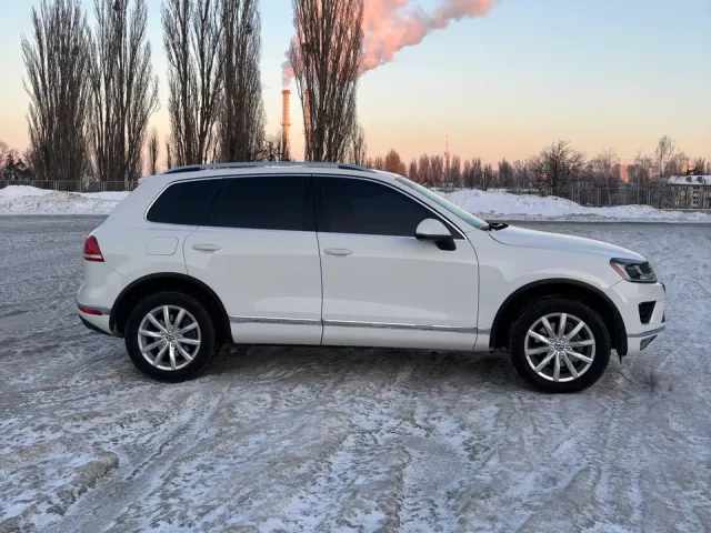 Volkswagen Touareg - фото 5