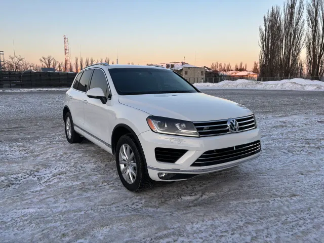 Volkswagen Touareg - фото 1