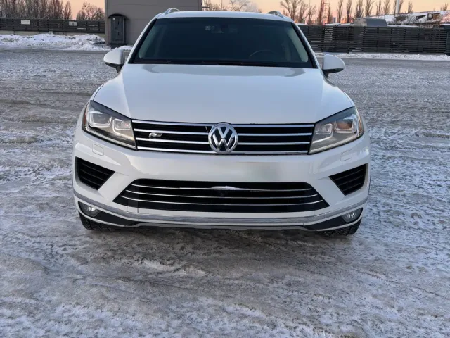 Volkswagen Touareg - фото 2