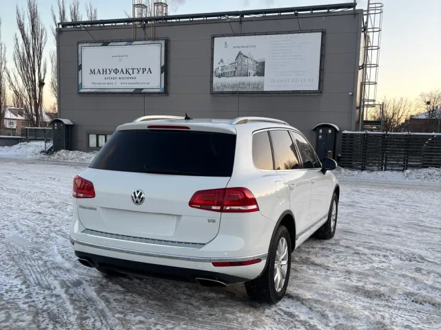 Volkswagen Touareg - фото 3