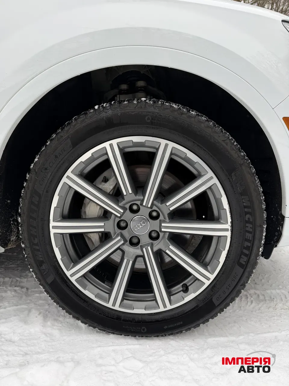 Audi Q7 - фото 16