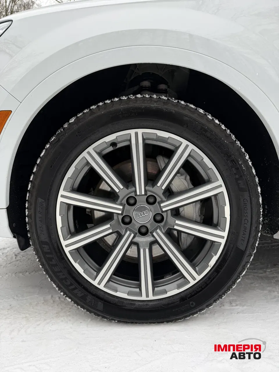 Audi Q7 - фото 15