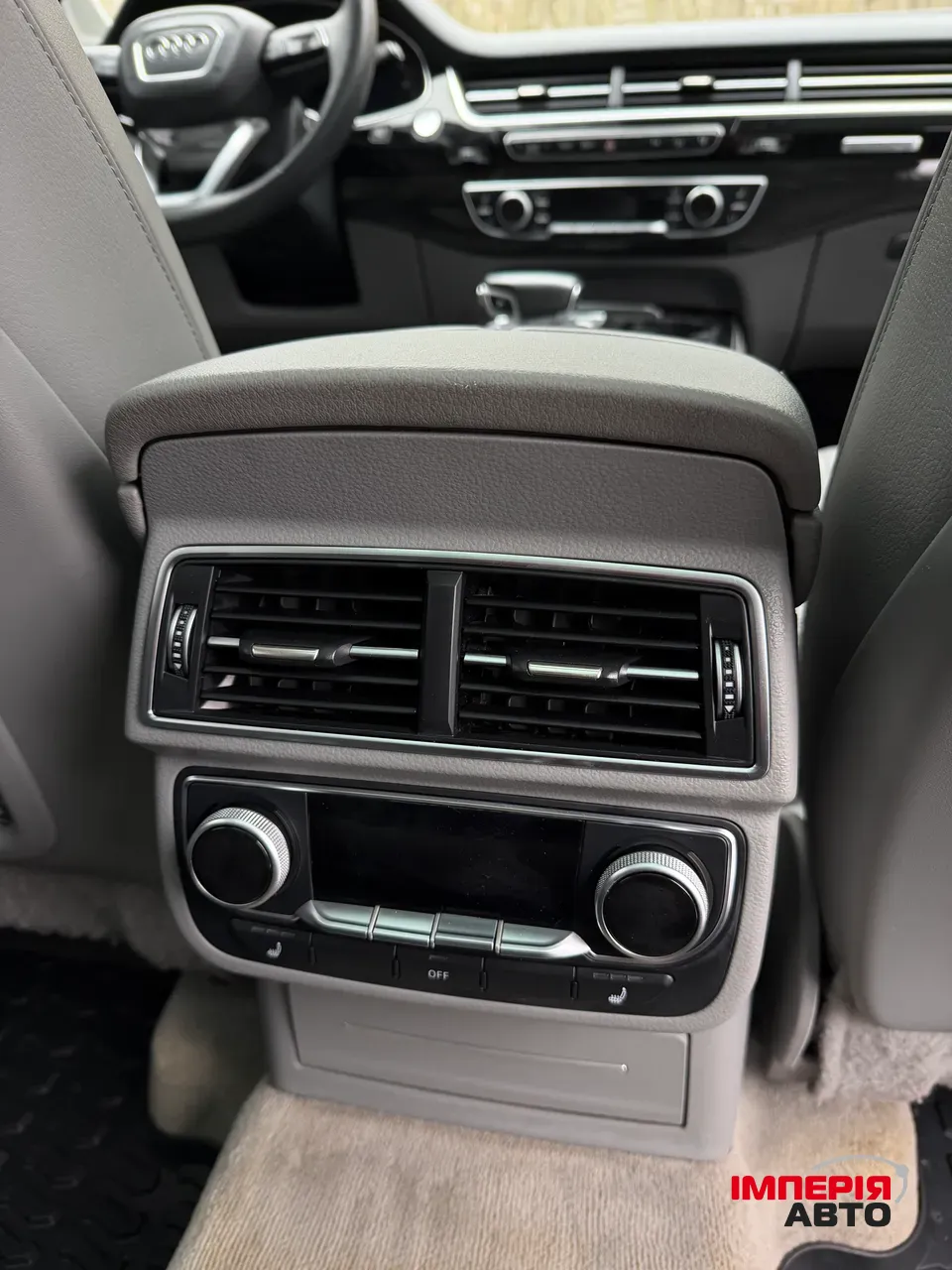 Audi Q7 - фото 43