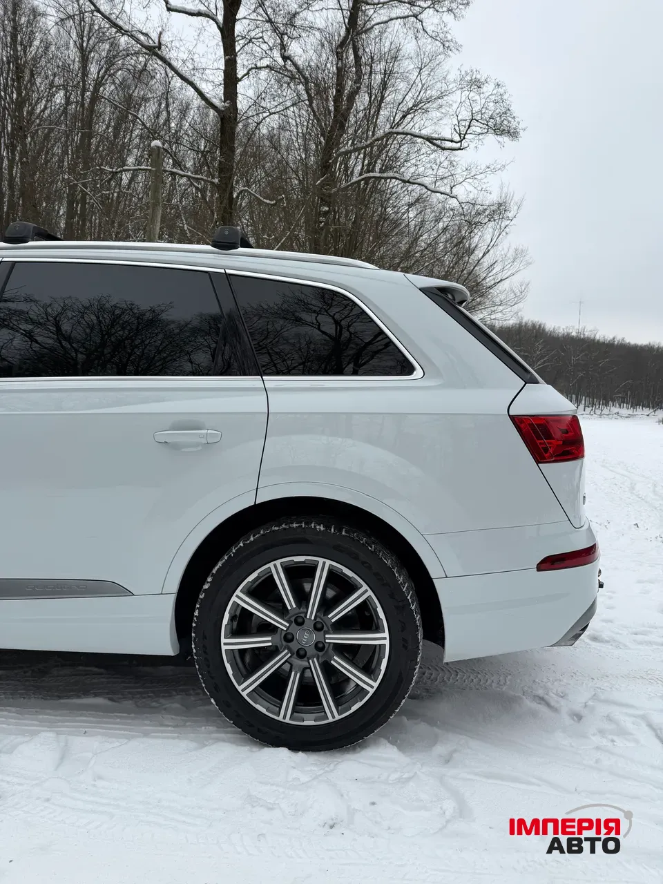 Audi Q7 - фото 13