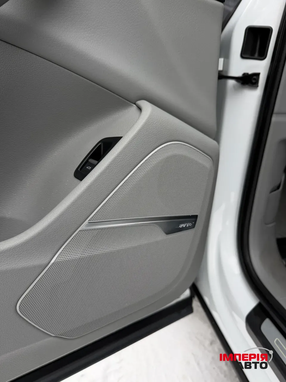 Audi Q7 - фото 24