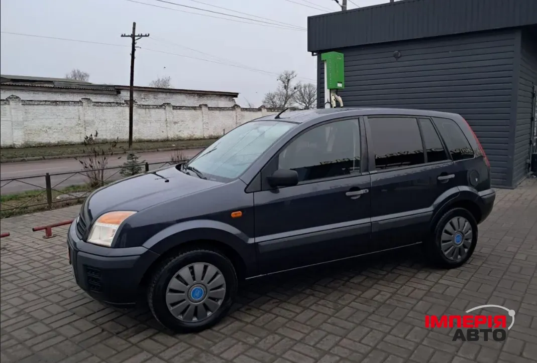 Ford Fusion - фото 8