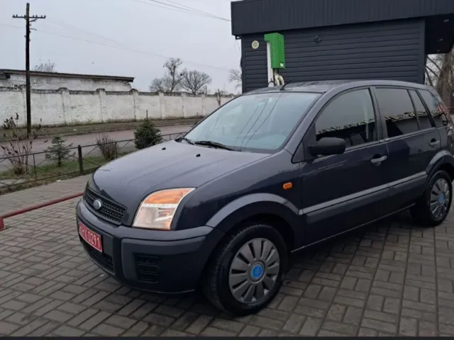 Ford Fusion - фото 4