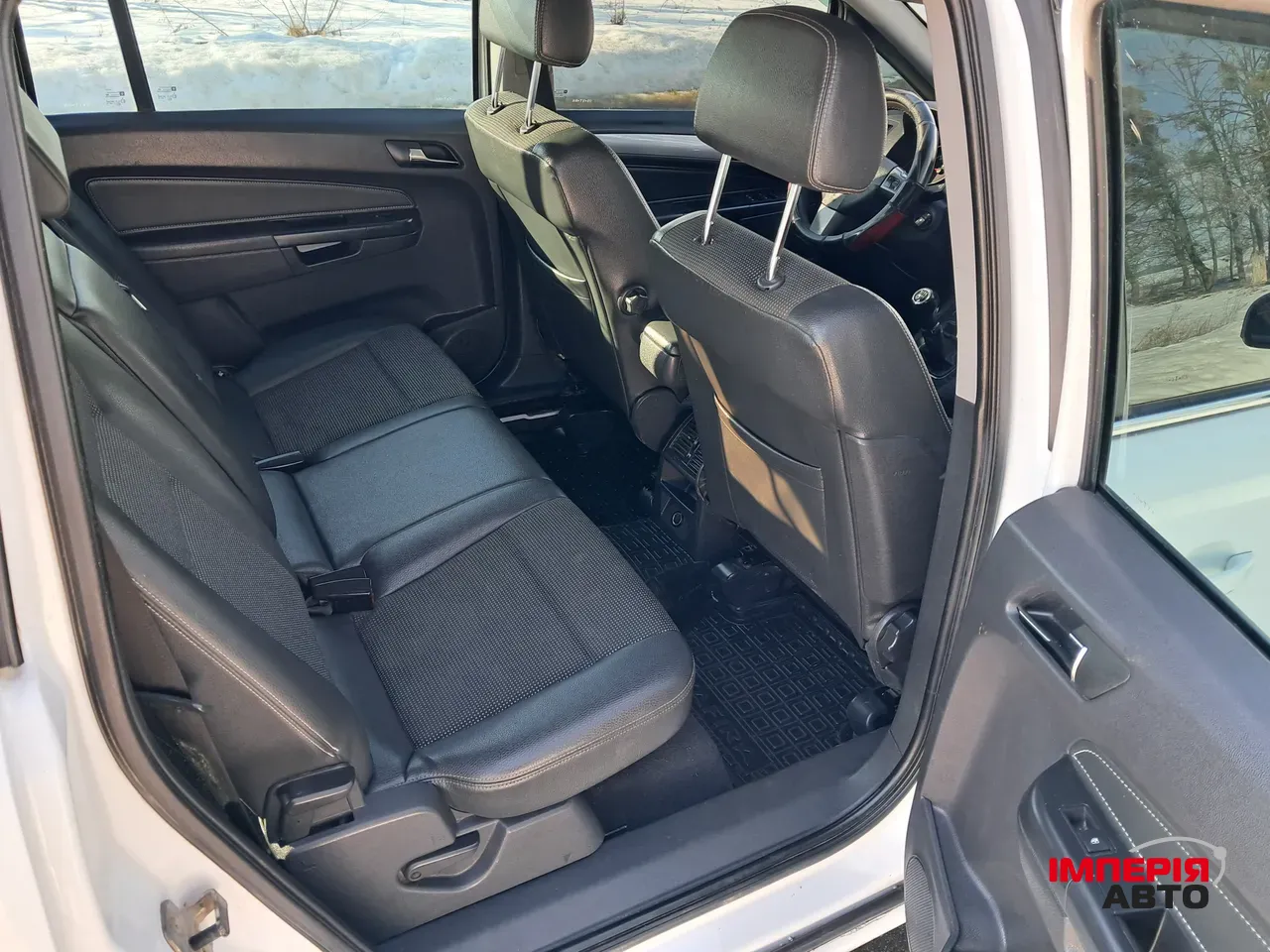 Opel Zafira - фото 9