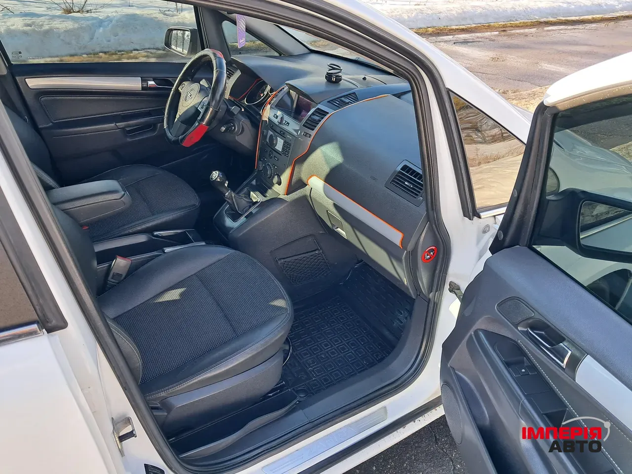 Opel Zafira - фото 8