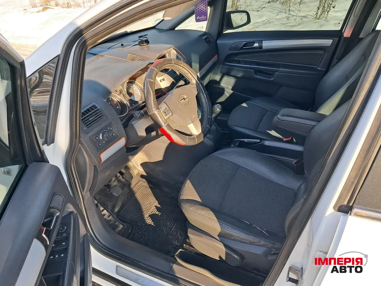 Opel Zafira - фото 11