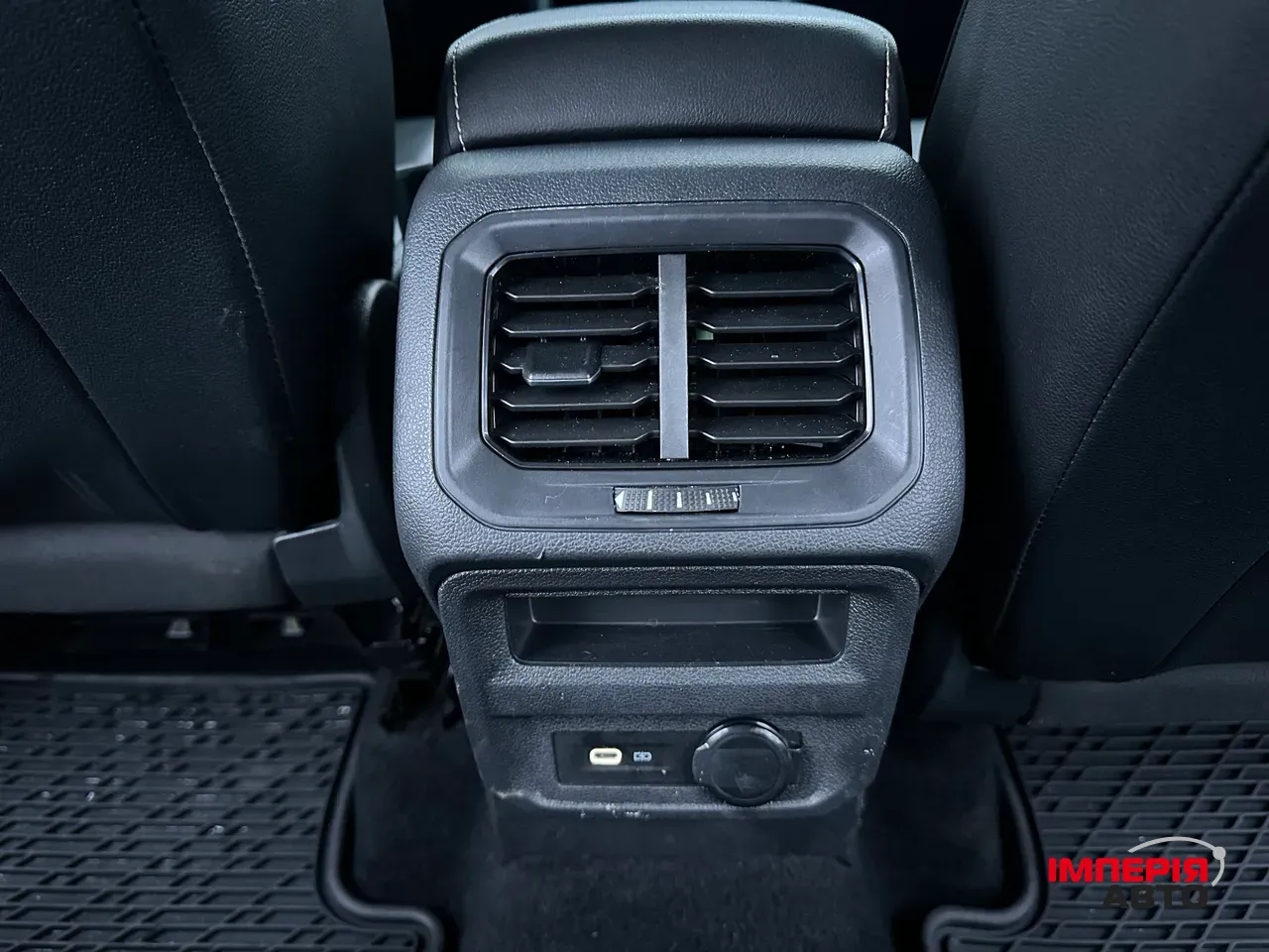 Volkswagen Tiguan - фото 34