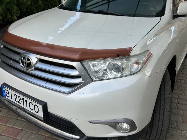 Toyota Highlander - фото 1