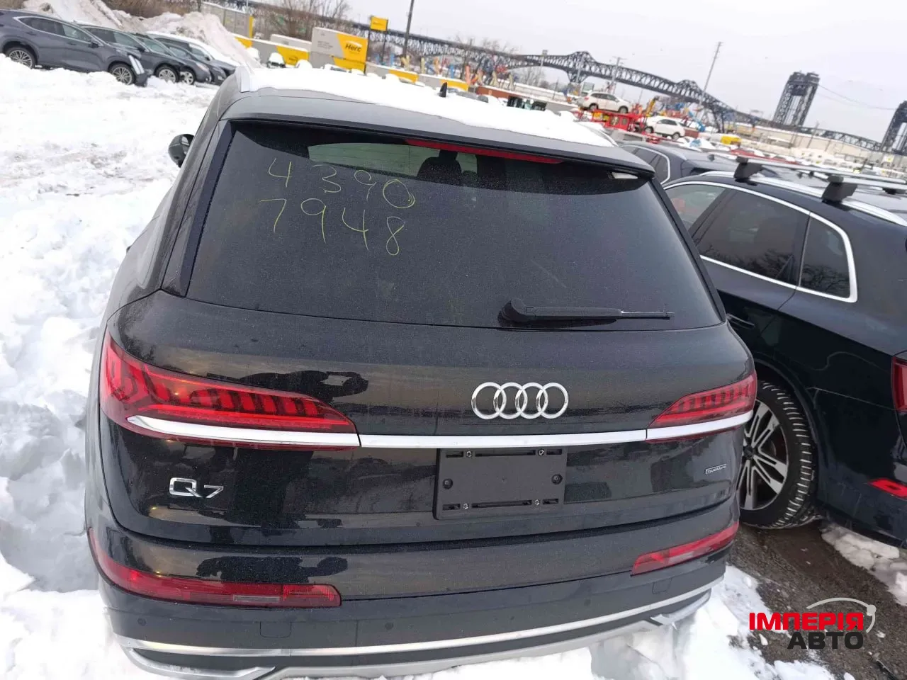 Audi Q7 - фото 11