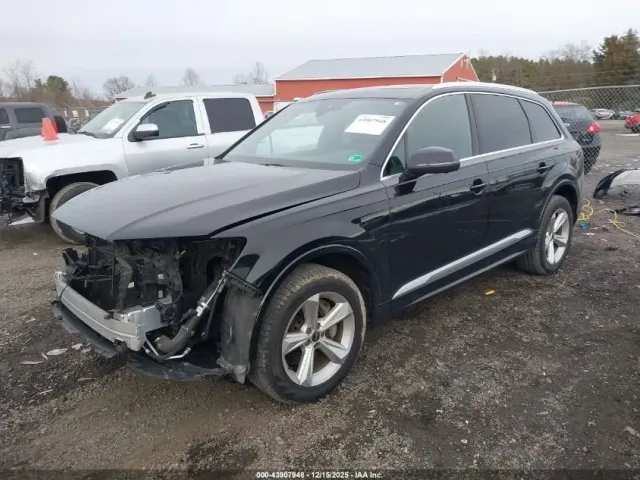 Audi Q7 - фото 1