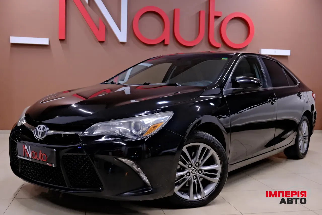 Toyota Camry - фото 2