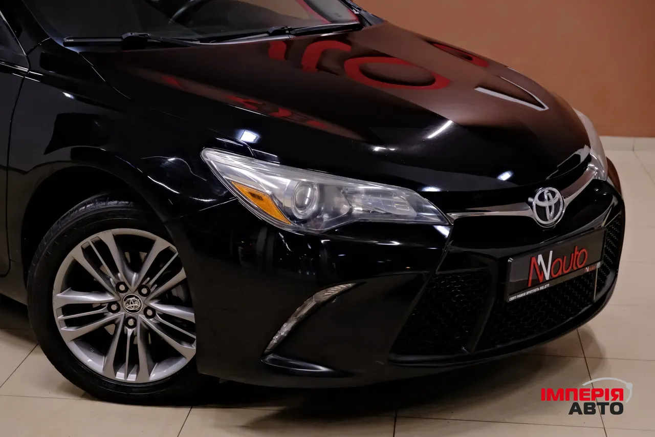 Toyota Camry - фото 3