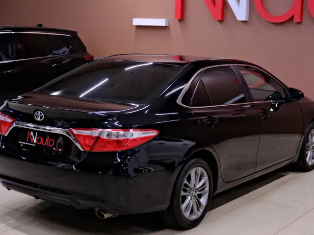 Toyota Camry - фото 5