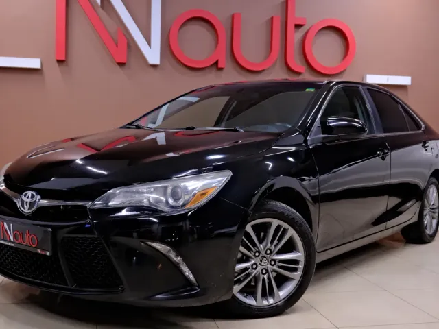 Toyota Camry - фото 2