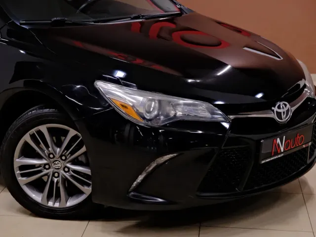 Toyota Camry - фото 3