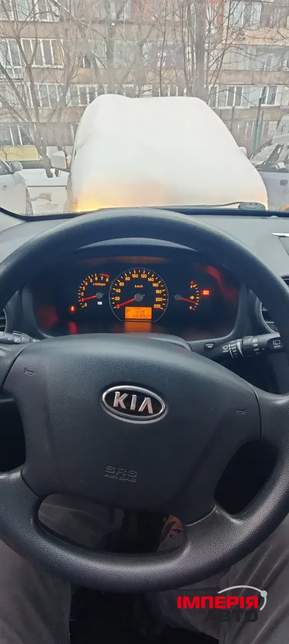 Kia Carens - фото 4