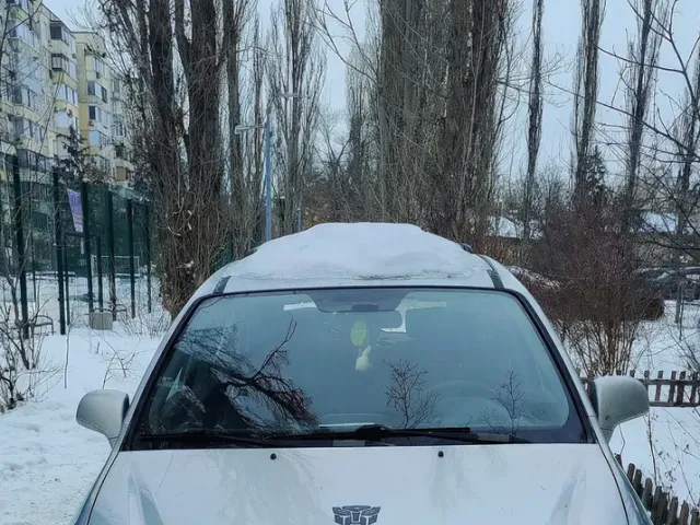 Kia Carens - фото 1