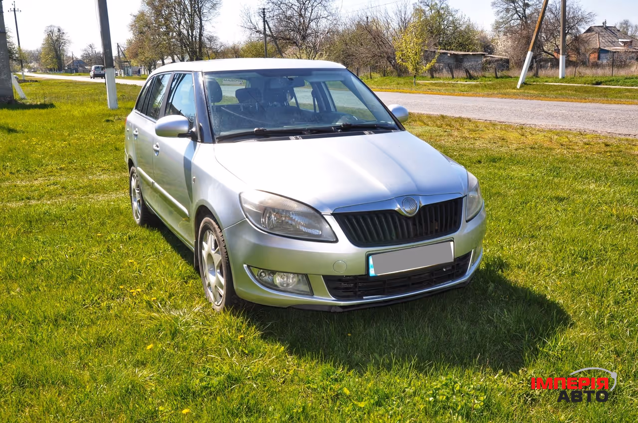 Skoda Fabia - фото 5