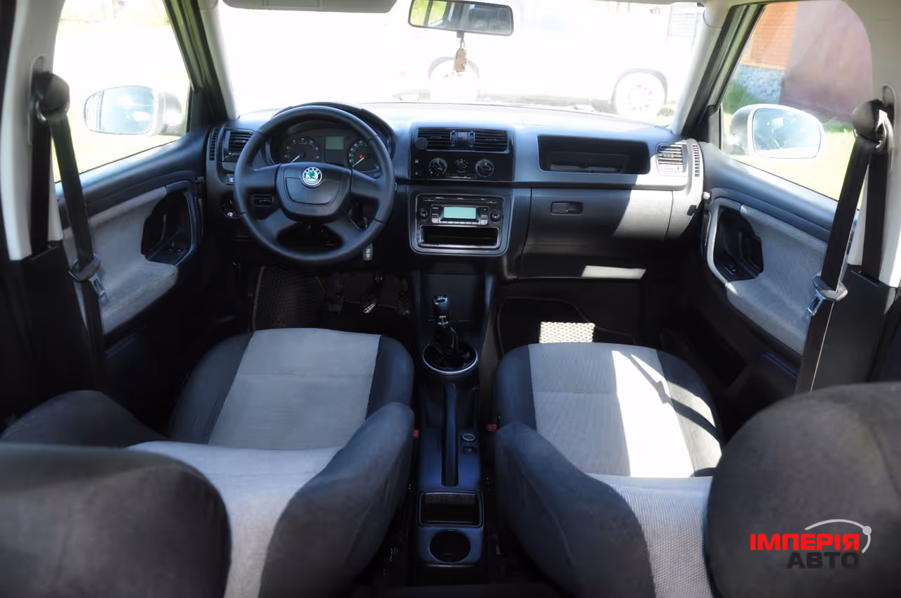 Skoda Fabia - фото 6