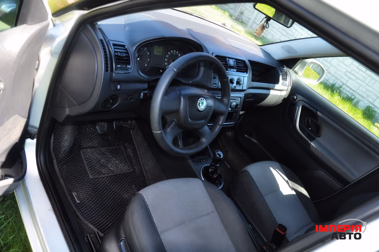 Skoda Fabia - фото 7