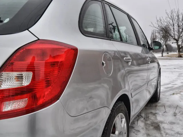 Skoda Fabia - фото 3