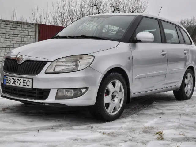 Skoda Fabia - фото 2