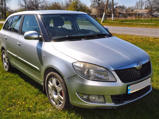 Skoda Fabia - фото 1
