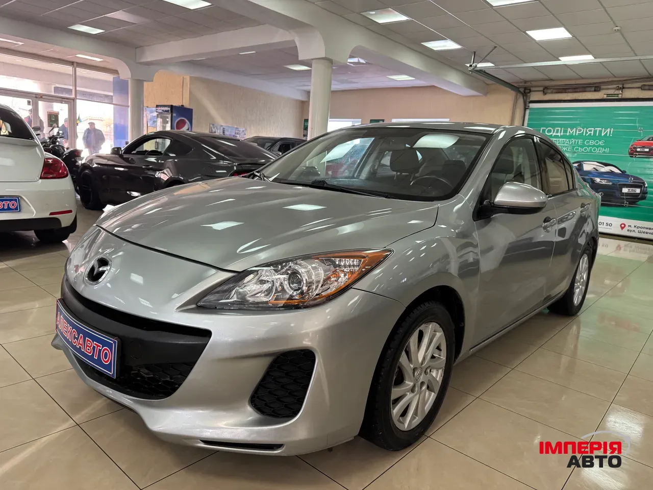 Mazda 3 - фото 1