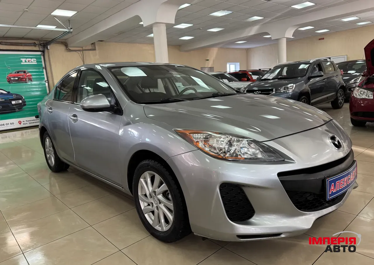 Mazda 3 - фото 5