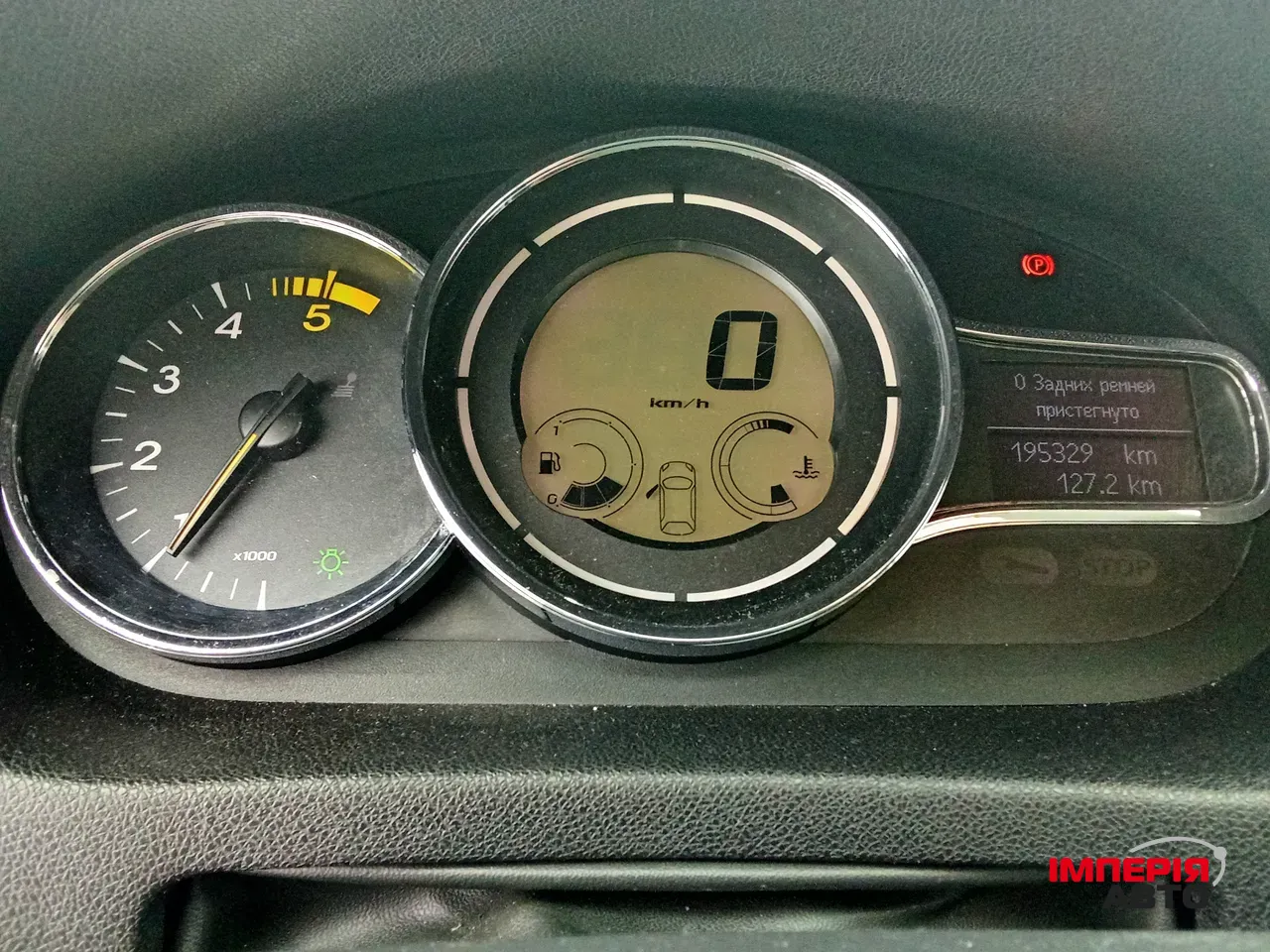 Renault Megane - фото 8