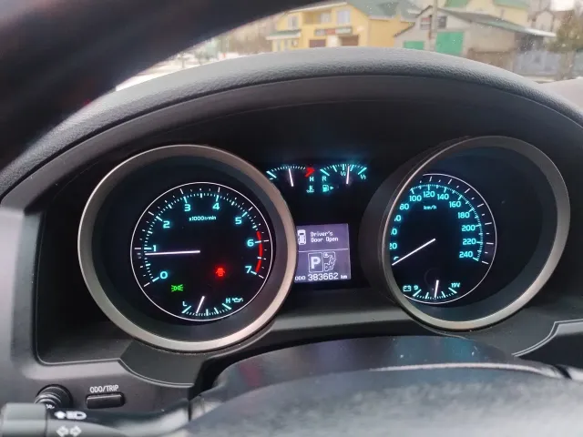 Toyota Land Cruiser - фото 2