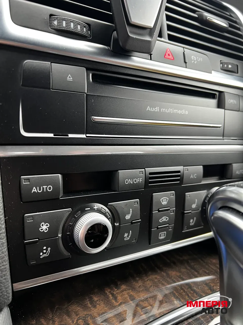 Audi Q7 - фото 13