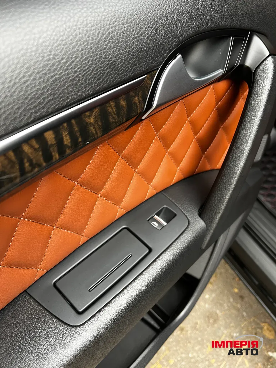 Audi Q7 - фото 11