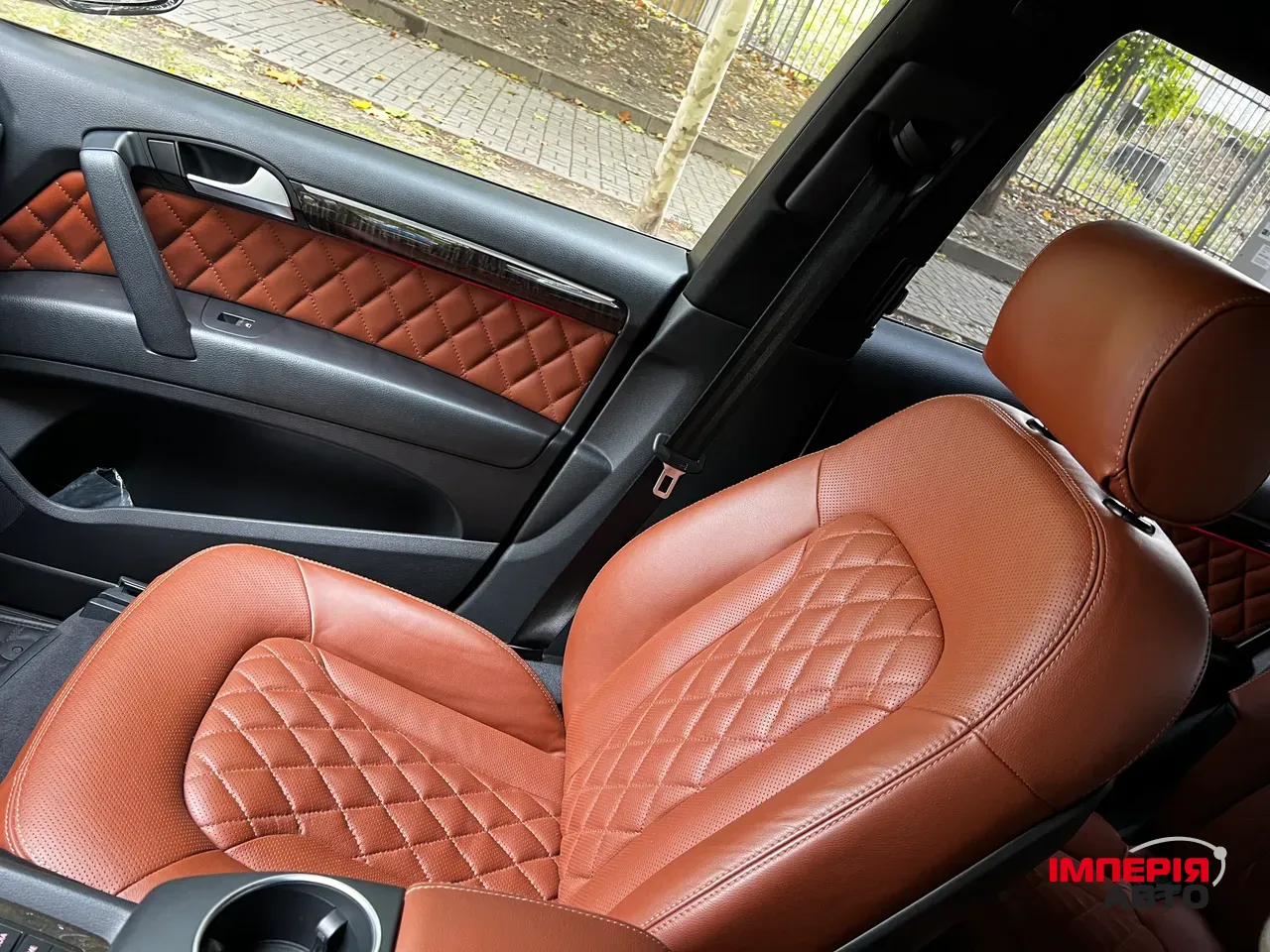 Audi Q7 - фото 24