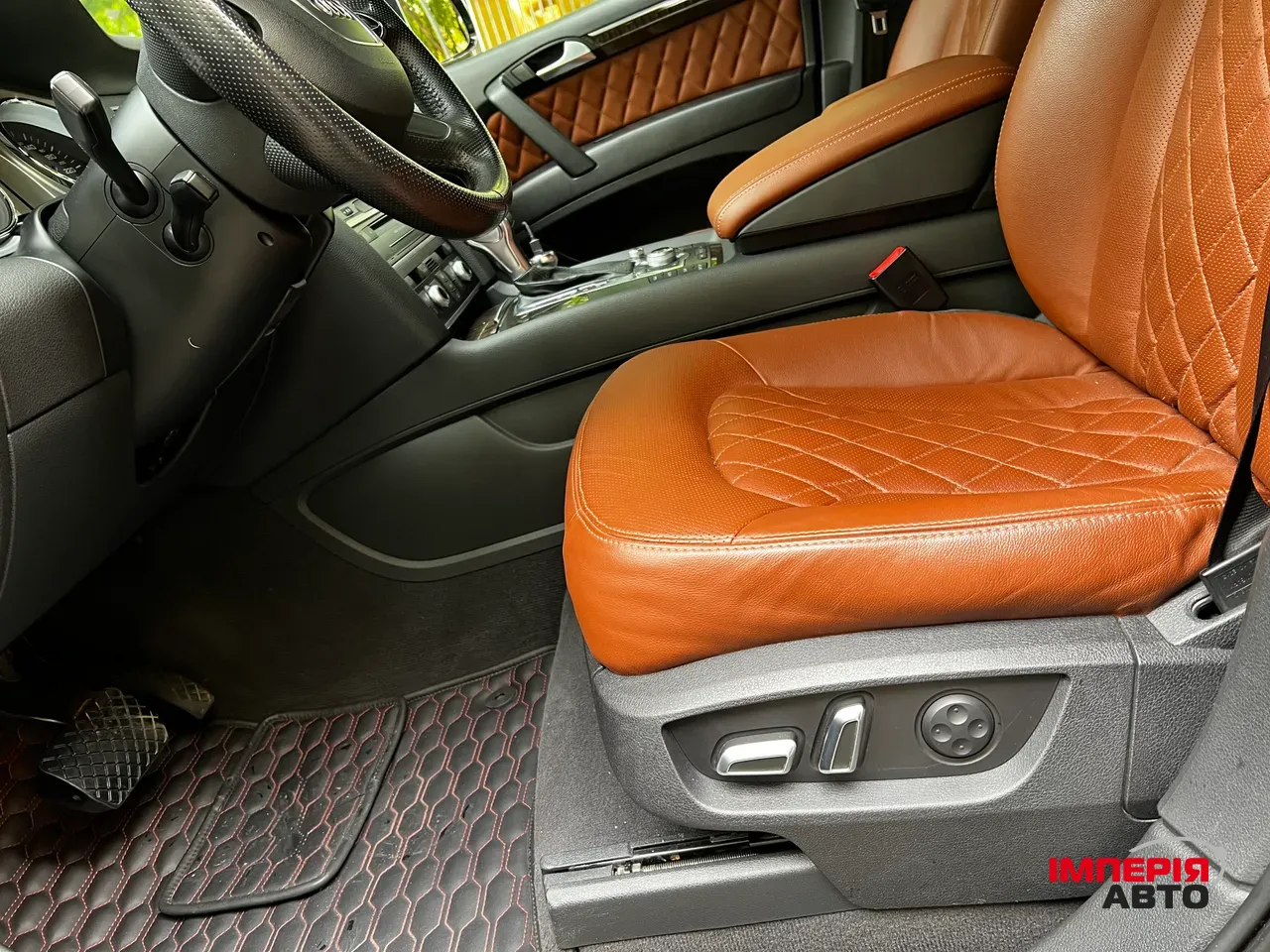 Audi Q7 - фото 3