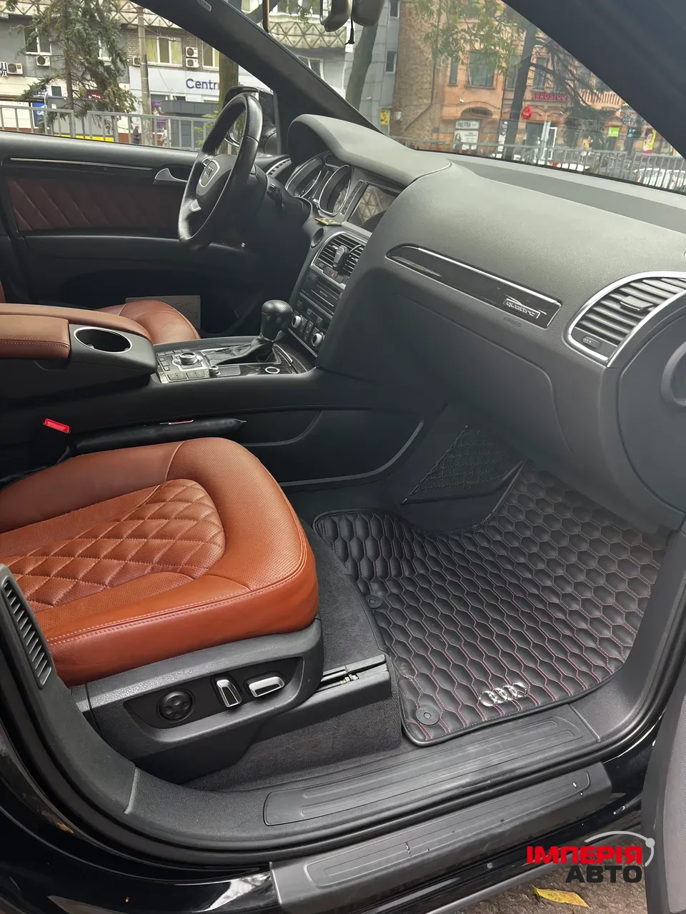 Audi Q7 - фото 23